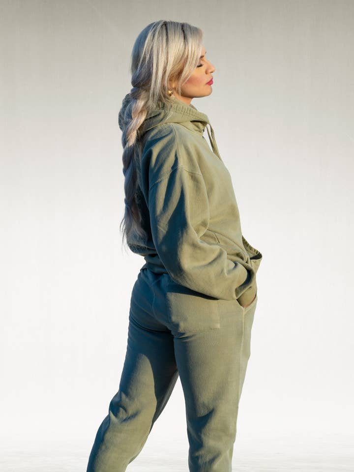 Felpa con cappuccio tinta a Hierbas de los nubes per la vendita all'ingrosso da parte di MYM Organics