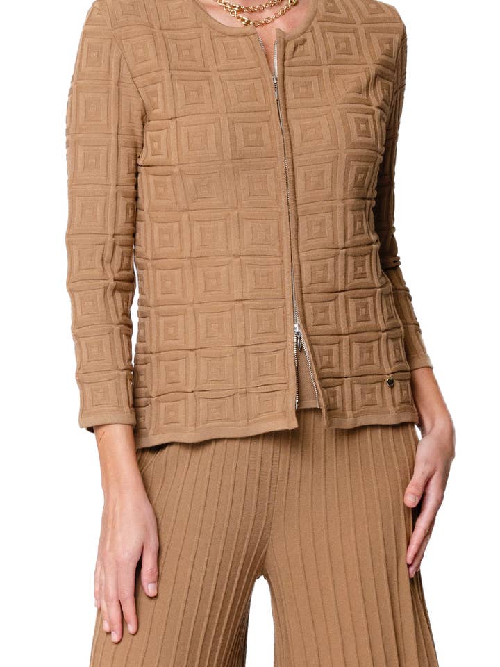 Chaqueta de punto Zia con detalles cuadrados, color moca para venta al por mayor de Biana
