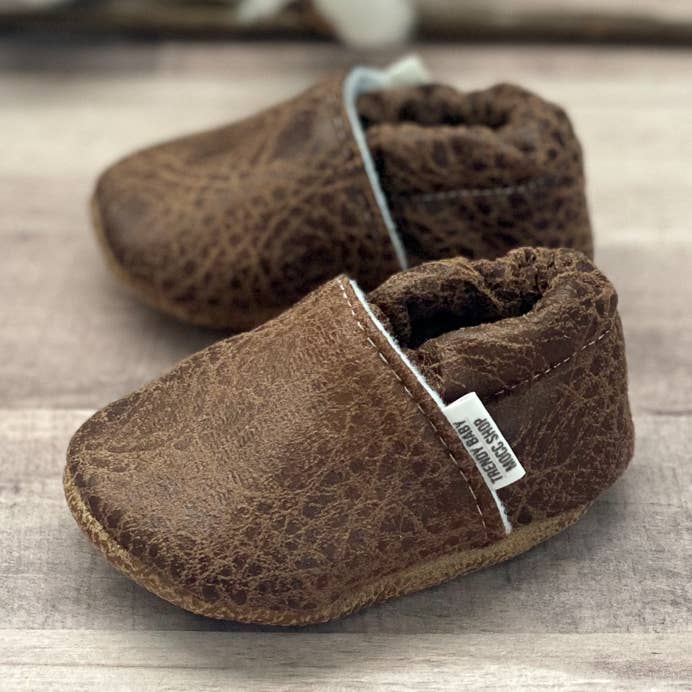 Chokolade Suede mokkasiner for engroshandel hos Trendy Baby Mocc Shop