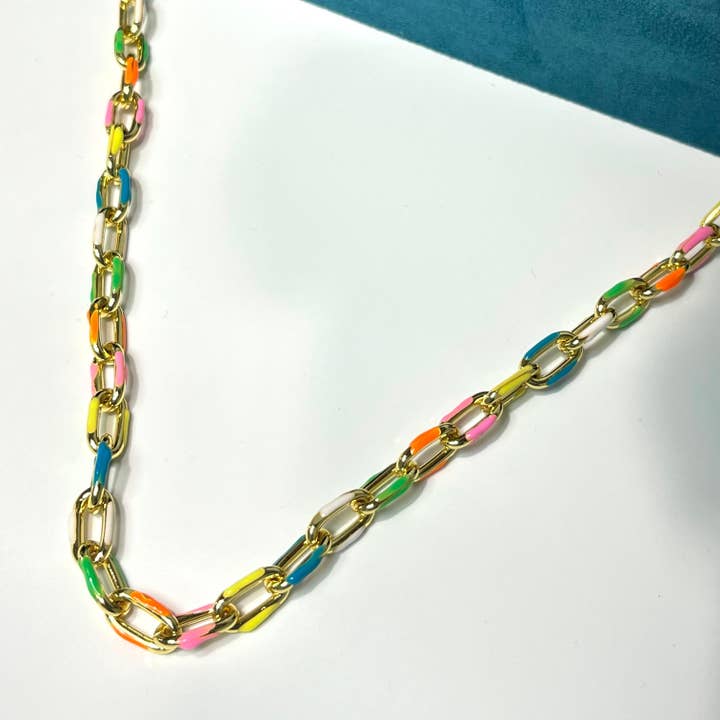 Chaîne en émail or arc-en-ciel pour la vente par Koda Wearables