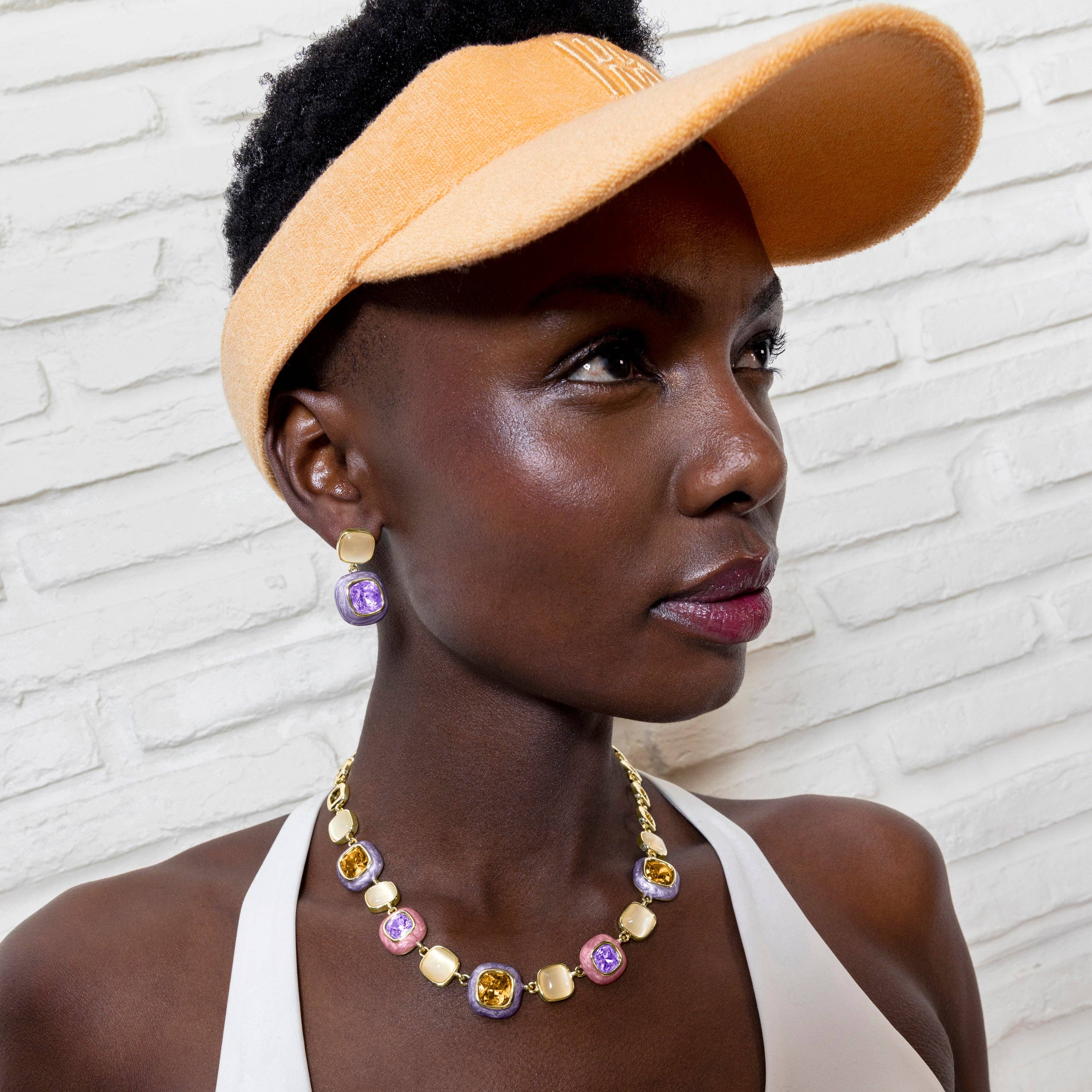 Luxenter – Großhandel Ohrhänger – Amethyst-Zirkonia-Ohrringe in 18k Gelbgold - Xumas3