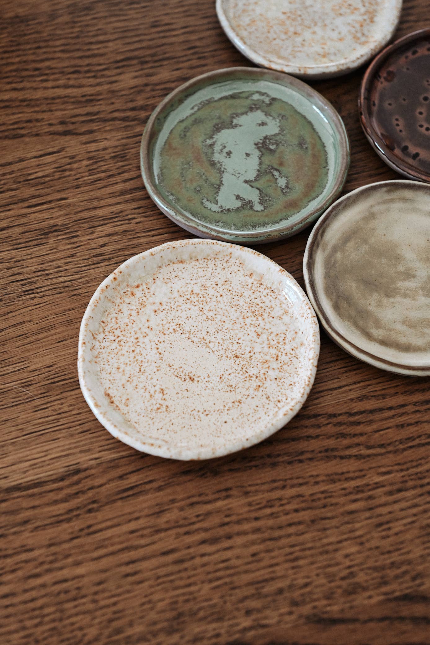 Studio ÜM – Großhandel Servierteller – Kleine handgefertigte Keramikplatten2