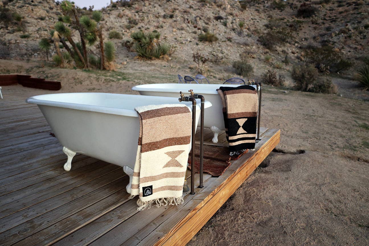 Tribe and True - Wholesale Decoratiedeken - Blackstone Lines//Handgeweven deken4