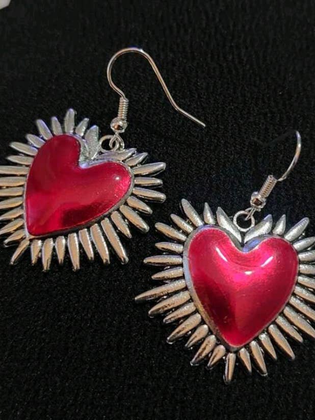Pendientes Sagrado Corazón Modernos for wholesale by Wild & Free