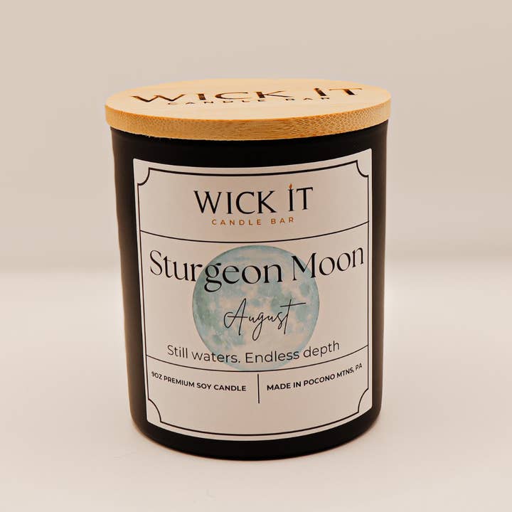 Störmåne (Augusti) | 9oz Sojaljus för wholesale av Wick It Candle Bar