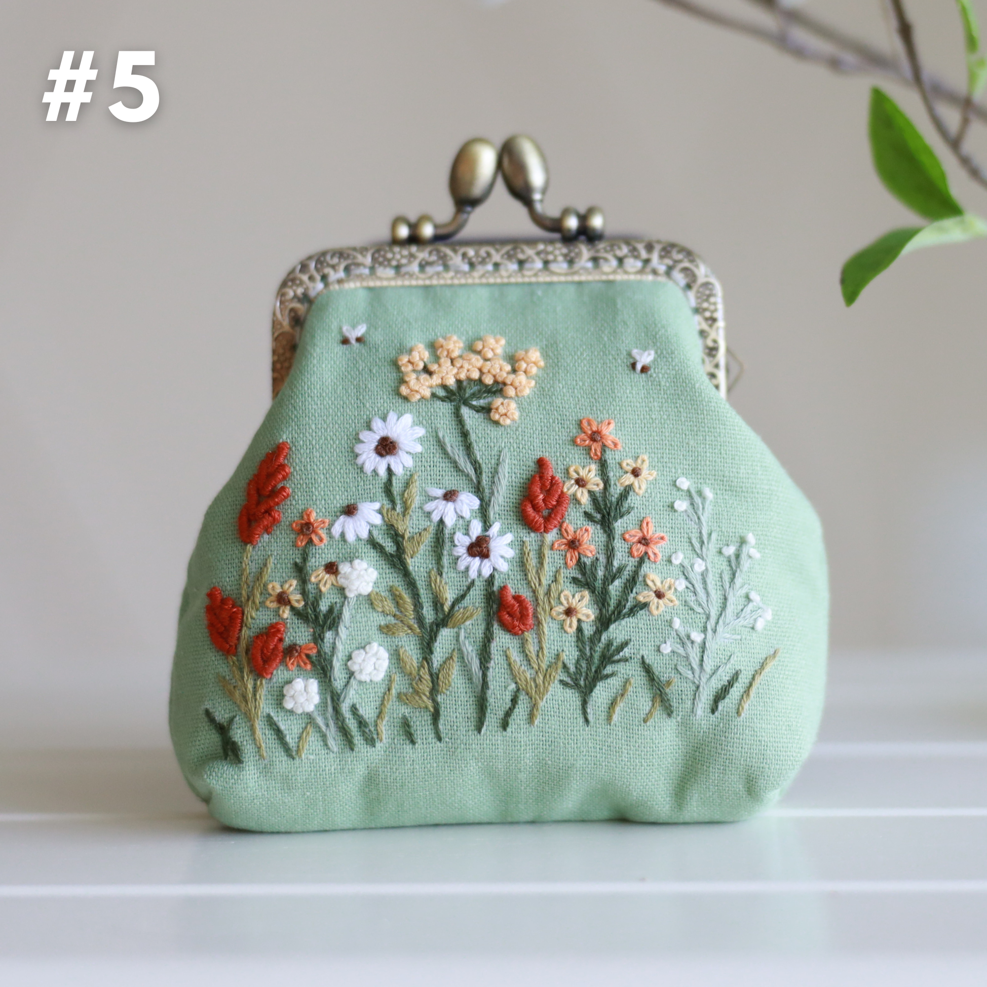 Finer Embroidery – wholesale Myntväska - Dam – Vintage blommig handbroderad portmonnä med spänne4