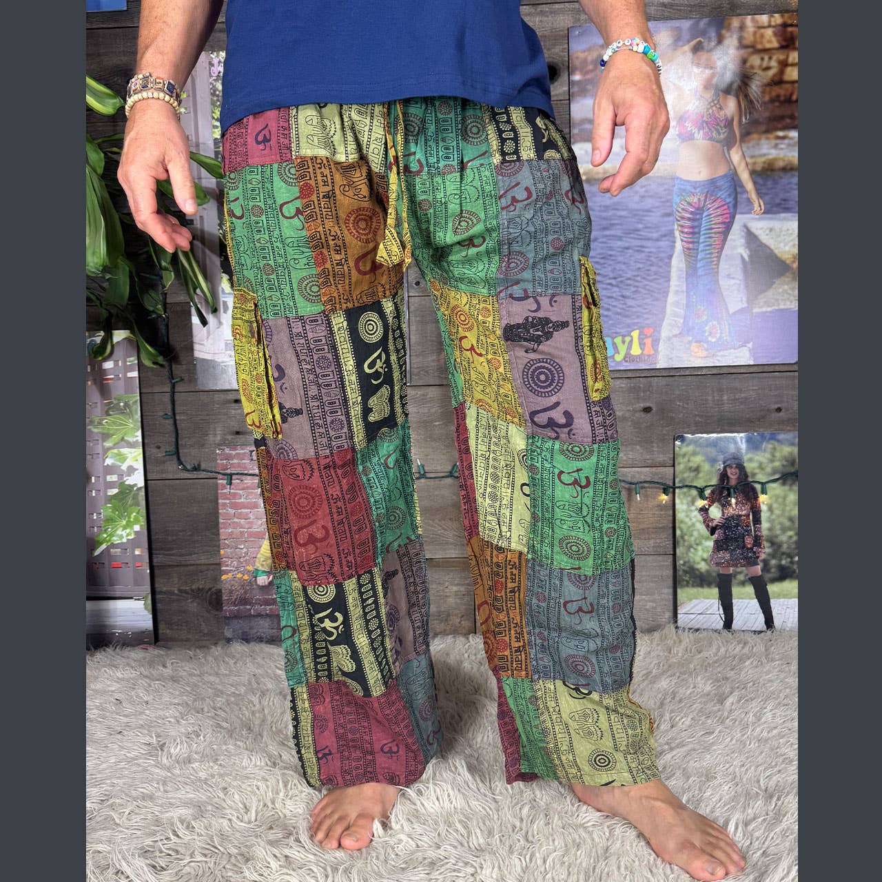 Assortito Pantaloni cargo patchwork in cotone stonewashed riciclato in vendita all'ingrosso su Faire3