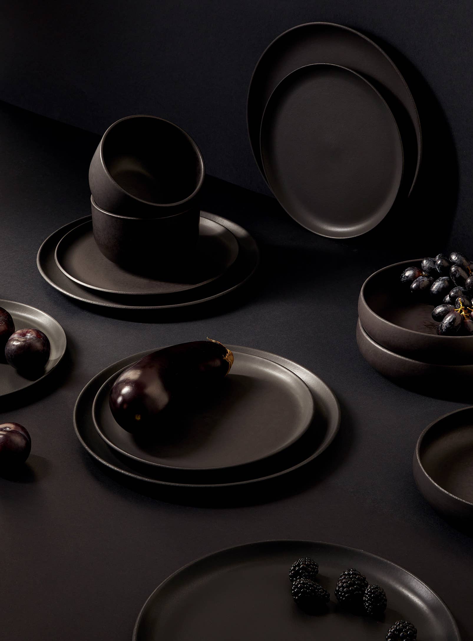 GHARYAN Stoneware & Olive Wood Tableware | USA - Wholesale Dinnerware Set - Le Gourmand Dinnerware Set - 16 Pieces3