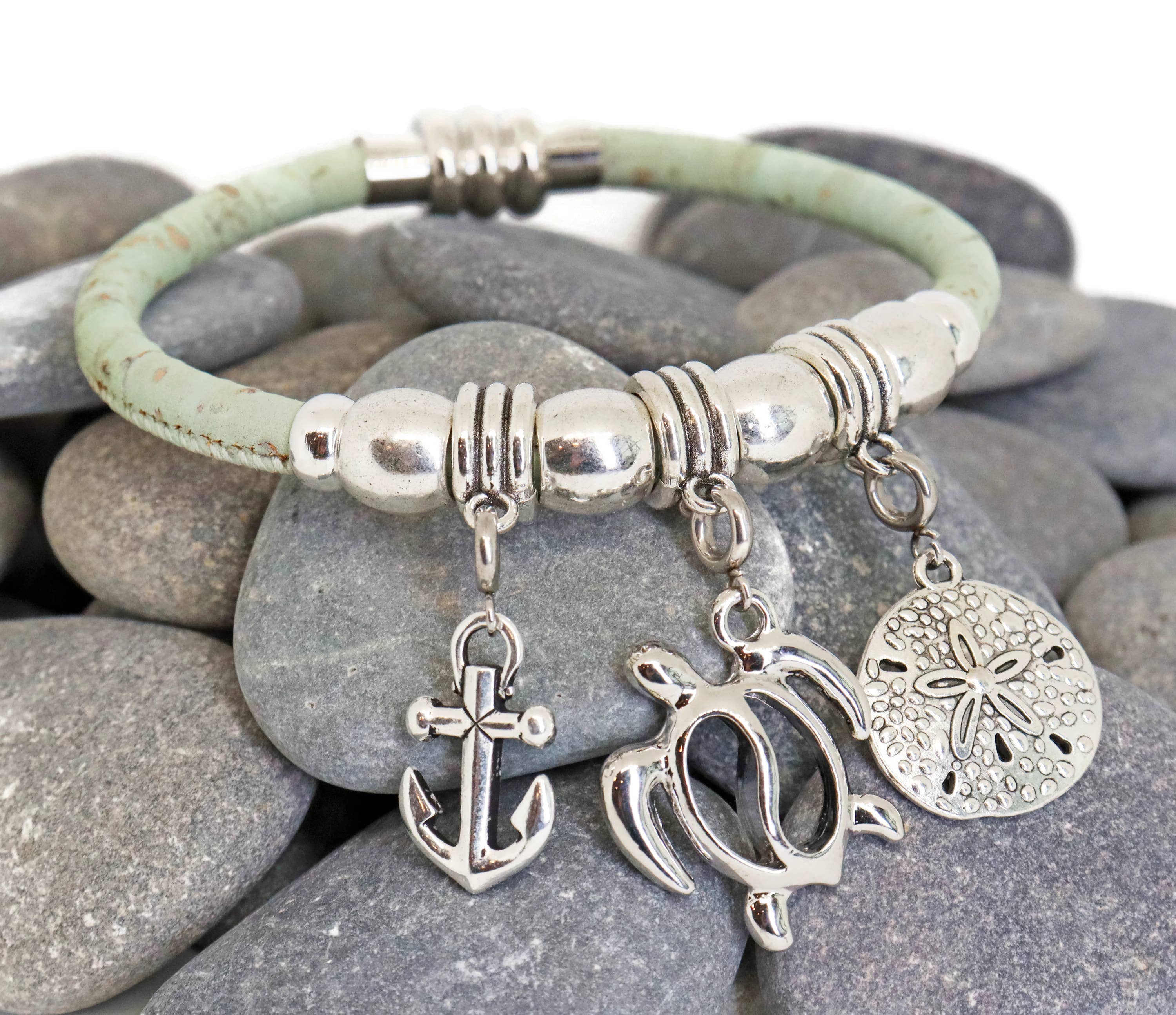 Sea Ranch Jewelry - Vente Bracelets à breloques/pendentifs - Programme d'affichage de bracelets en liège ICBDP Charm Bar6