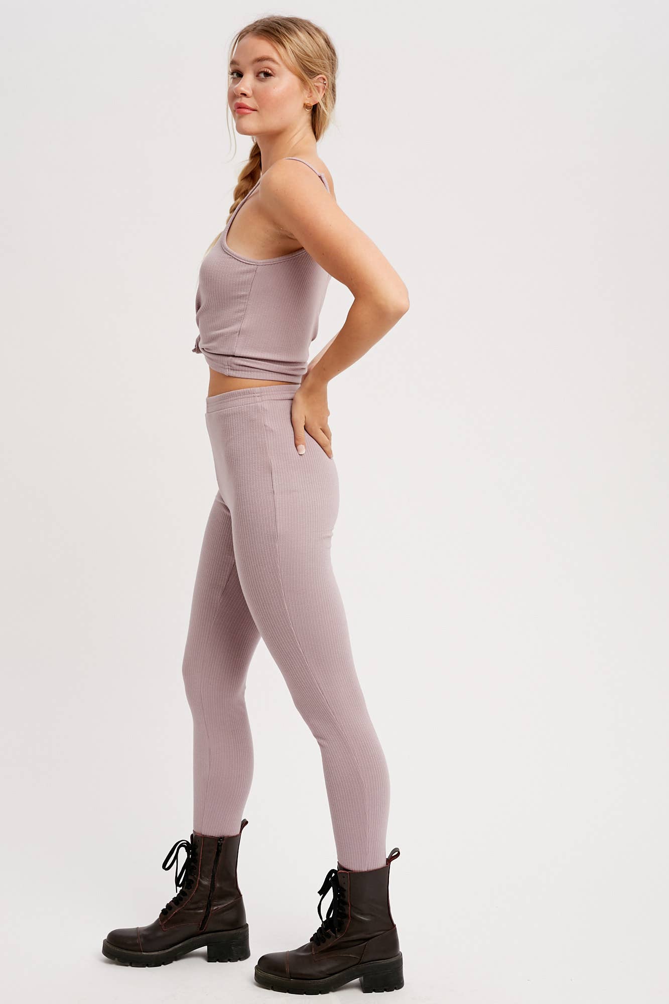 Listicle – Großhandel Loungewear-Set – Damen – Geripptes Strick-Cami & Leggings-Lounge-Set19