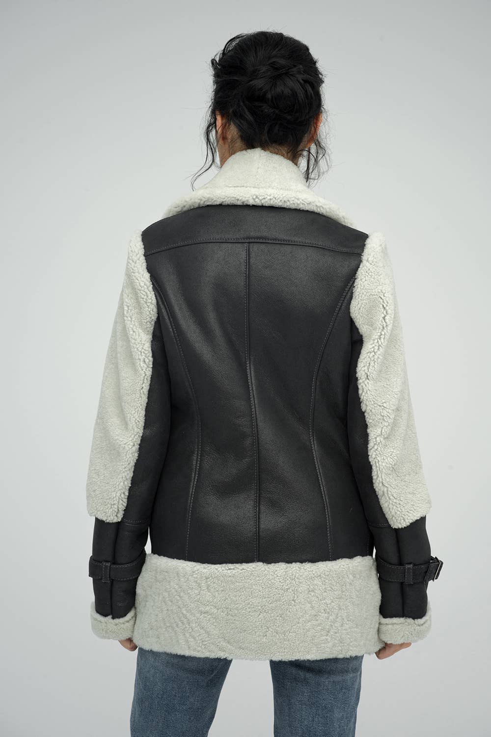 A&A Vesa – Großhandel Pelz-/Kunstpelzmantel – Damen – Mantel aus natürlichem Lammfell für Damen 20442