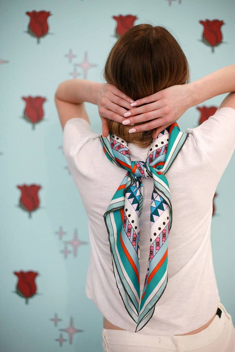 Jessie Zhao New York – wholesale Scarf – Women's – Silk Scarf of Reconstruction with Shapes in Blue1