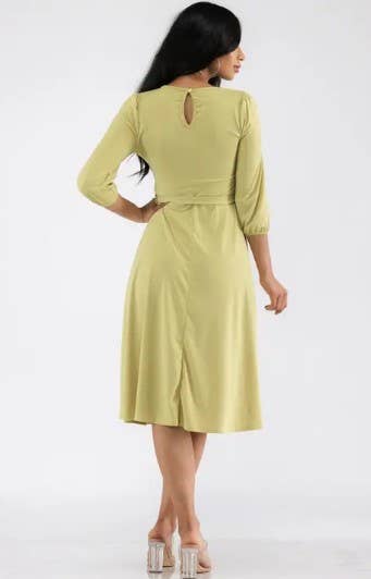 H&H Fashion Inc. – Großhandel Kleid – Damen – HH583X-S Plus Size Midi-Kleid mit Bindegürtel, Puffärmeln & Schlüsselloch-Ausschnitt6