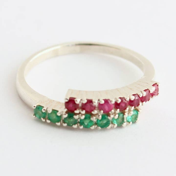 Edle Smaragd und Rubin Ring gemaakt van 925 zilver voor wholesale door BKGEMS