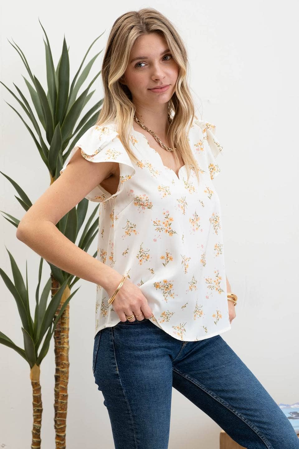 Blu Pepper - Vendita all'ingrosso Camicetta - Donna - Blusa in raso con scollo a V e stampa floreale con bordi smerlati8