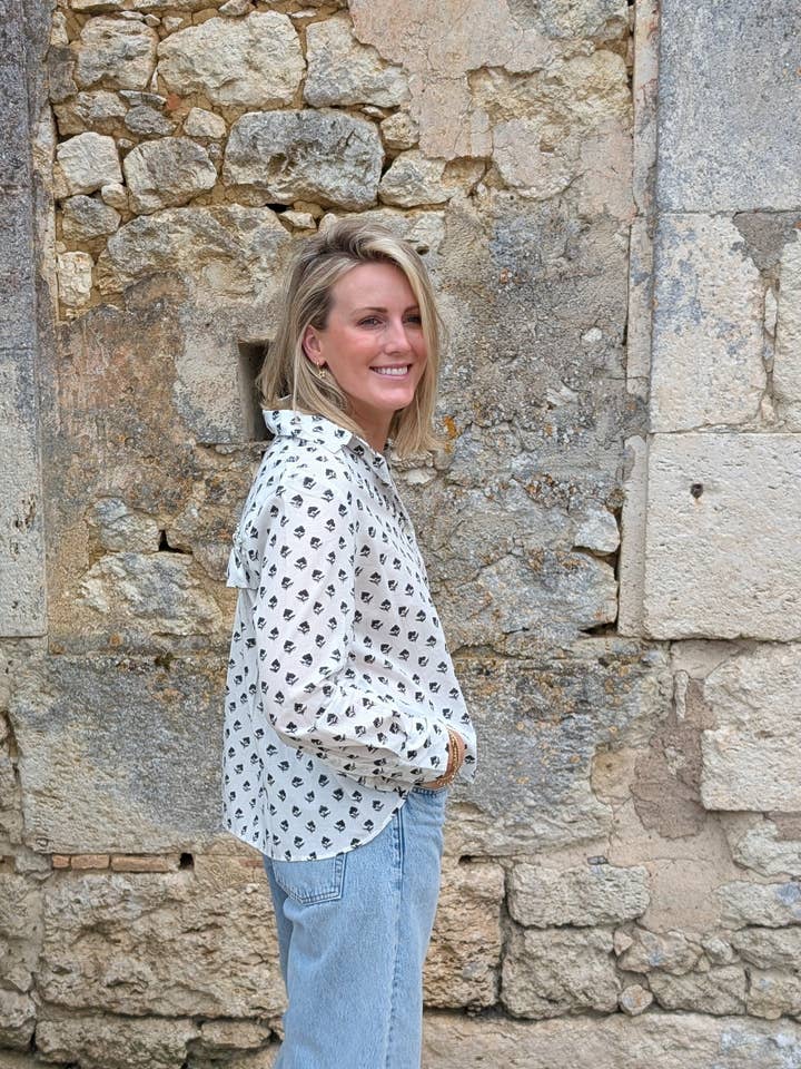 LNH EDIT - Wholesale Buttoned-down shirt – Women's - Darana Black ruffle shirt