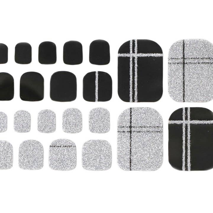 ClebleNails – Großhandel Nailart/Nagelsticker – Schwarz Silber karierte Zehennagelwickel für Zehen/Sommer Check Toe Nagellackstreifen/Dunkle Pediküre Damen/ Streifen Glitzer Nagelstreifen für Zehen1