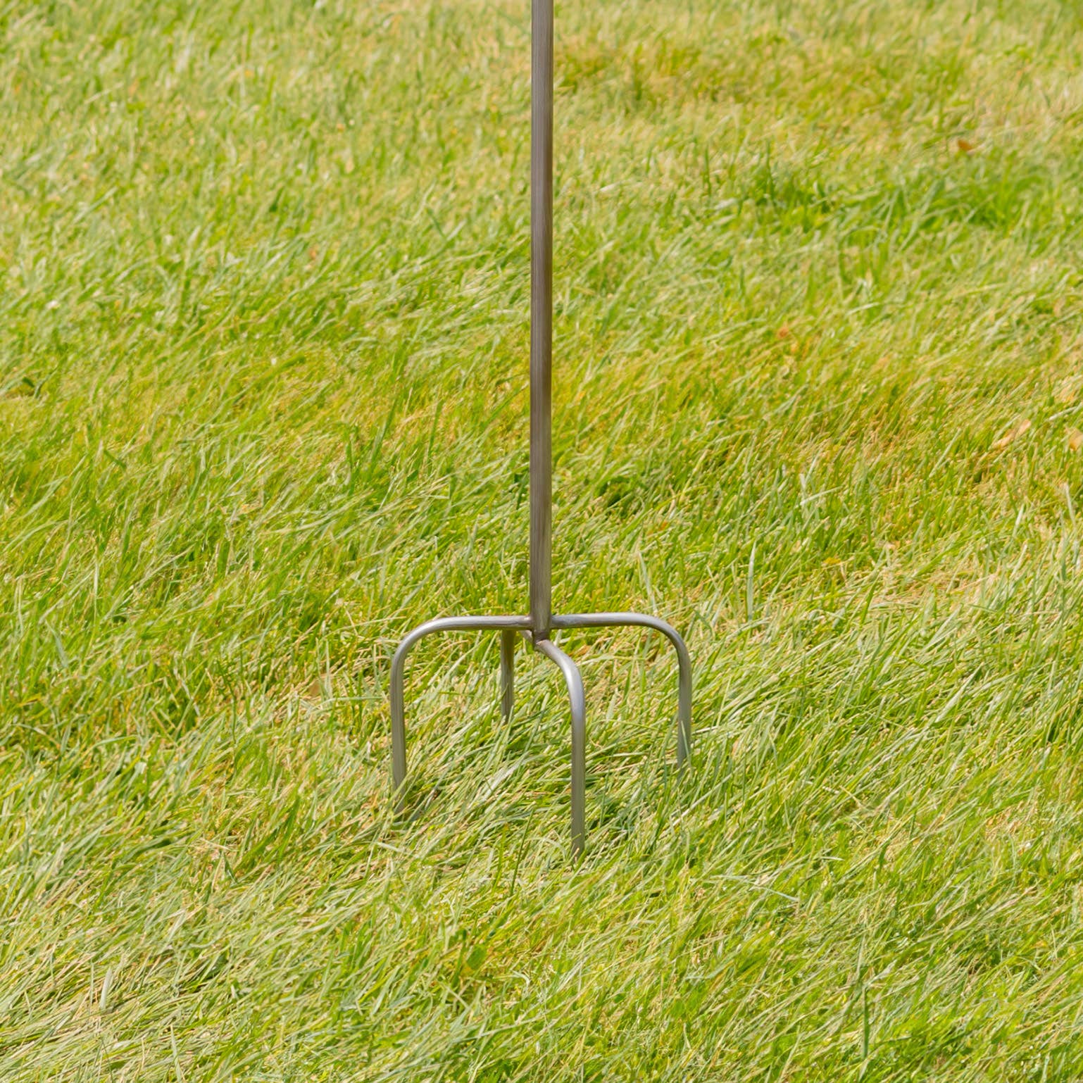 Zaer Ltd. International - Wholesale Bird House - 6" Tall Iron Birdhouse Stake "Victoria"- 2 Color Options 5