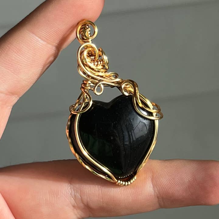 Sunday's Jewels - Wholesale Individual Charm/Pendant - Hearts Pendants - Wire and Gemstone Jewelry