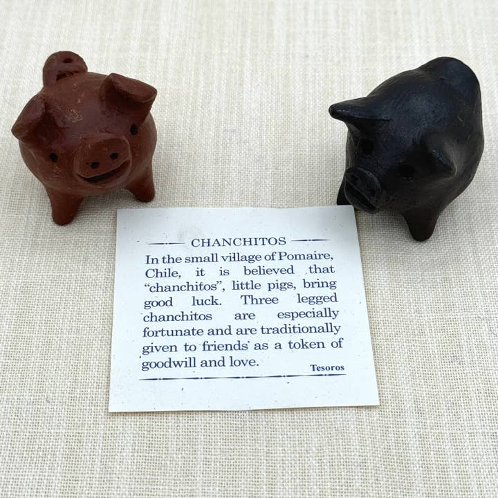 Tesoros Trading Company - Venta al por mayor Figura decorativa - Cerdo de tres patas de arcilla oscura, Chanchito