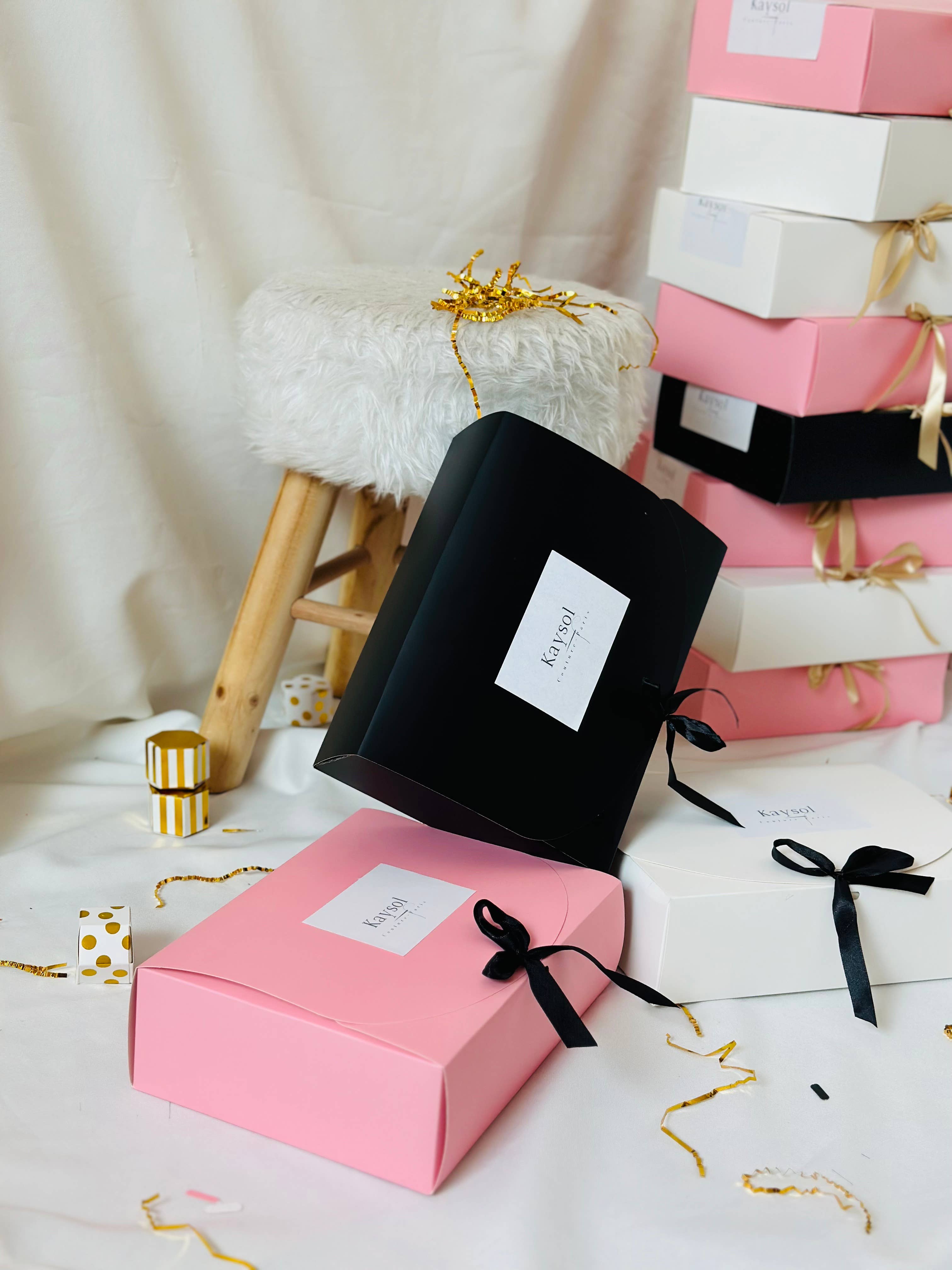 KaysolCouture® - Vendita all'ingrosso Federe/copricuscino - Set da scatola con federa, cappello e elastico in raso rosa nudo7