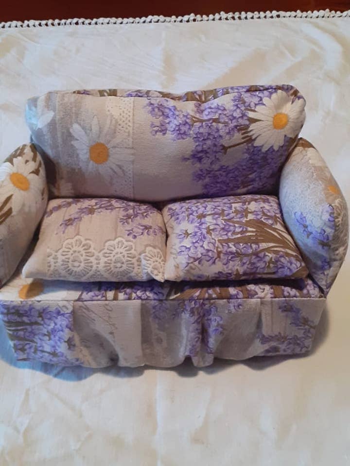 1_Kleenex Sofa (verschiedene Farben, Stoffe und Muster) für den Großhandel von BAGSART