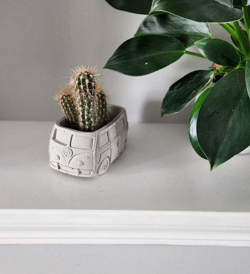 Plant 'er Here - Wholesale Plant Pot - Retro Bus Compact Succulent Plant Pot2