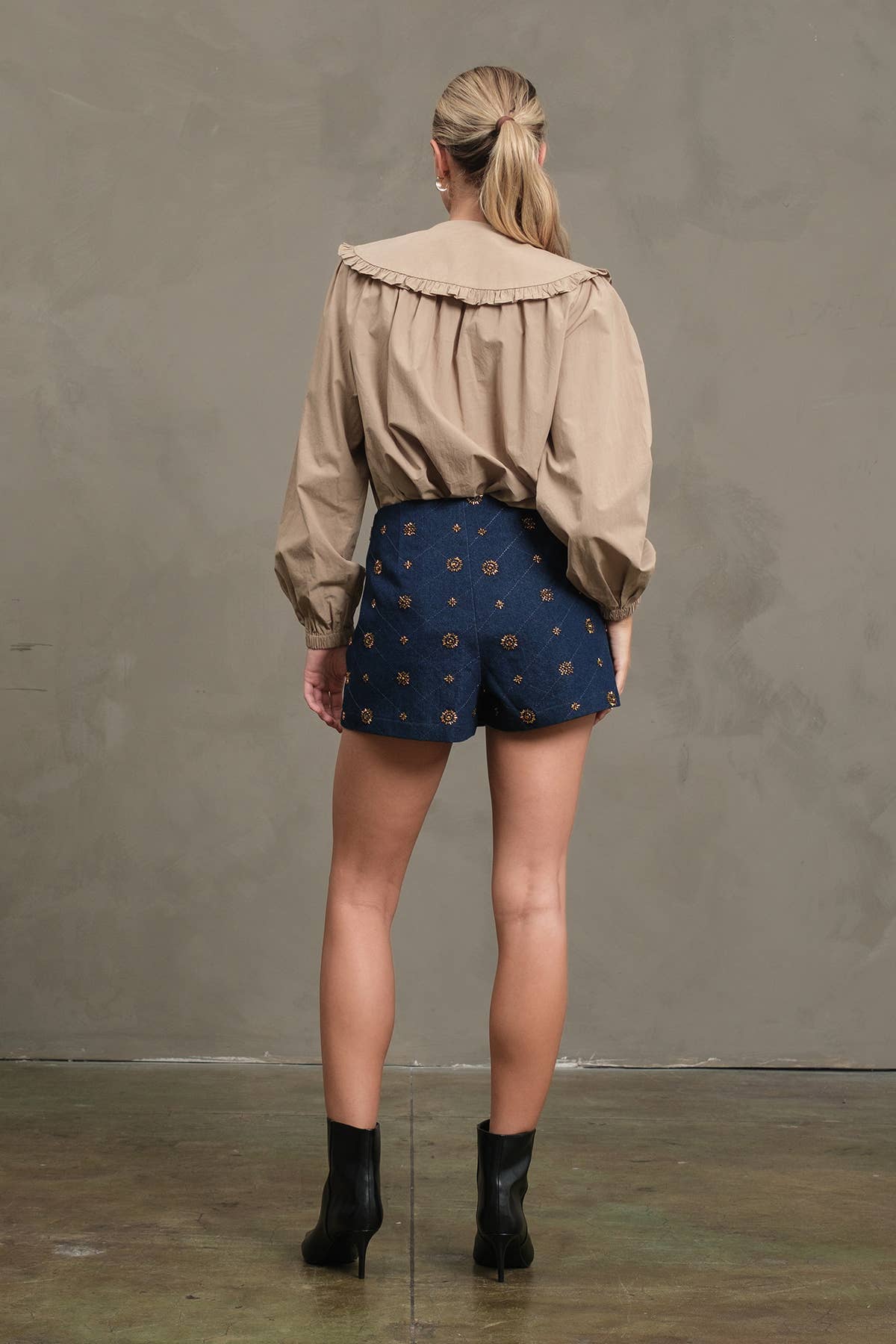 RAISONNEL - Wholesale Blouse - Women's - Frill Collar Cotton Blouse - RT11755