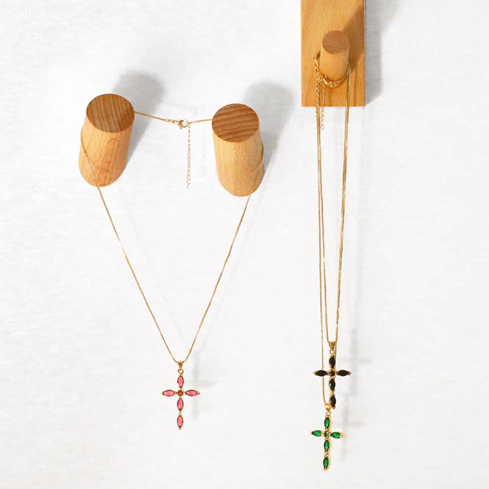 Ole – Großhandel Kette mit Anhänger/Charm – Kreuzanhänger-Halskette mit Zirkonia N47642