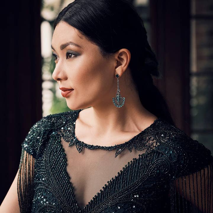 Pendientes de Cristal Verdes: Pendientes Largos de Estilo Gran Gatsby con Cristales para venta al por mayor de Lovett & Co