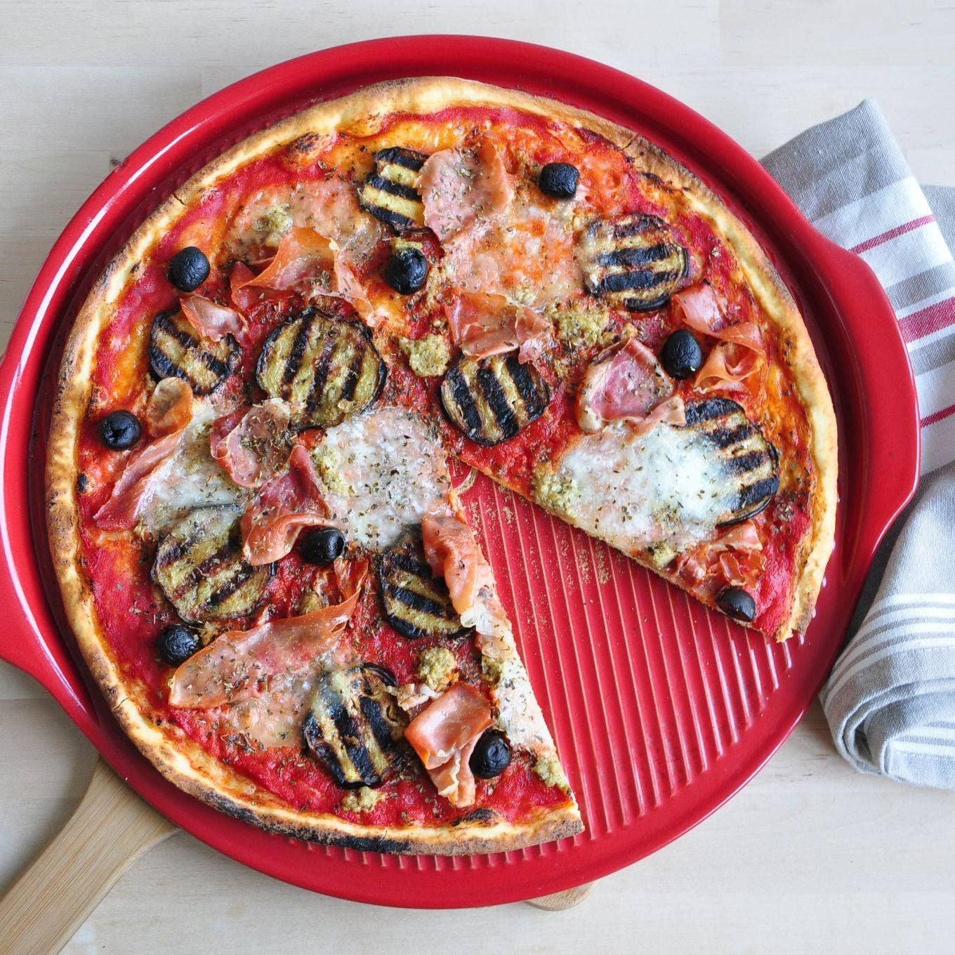 HAUS – wholesale Pizza board – Emile Henry Ridged Pizza Stone ⌀40cm - Charcoal3