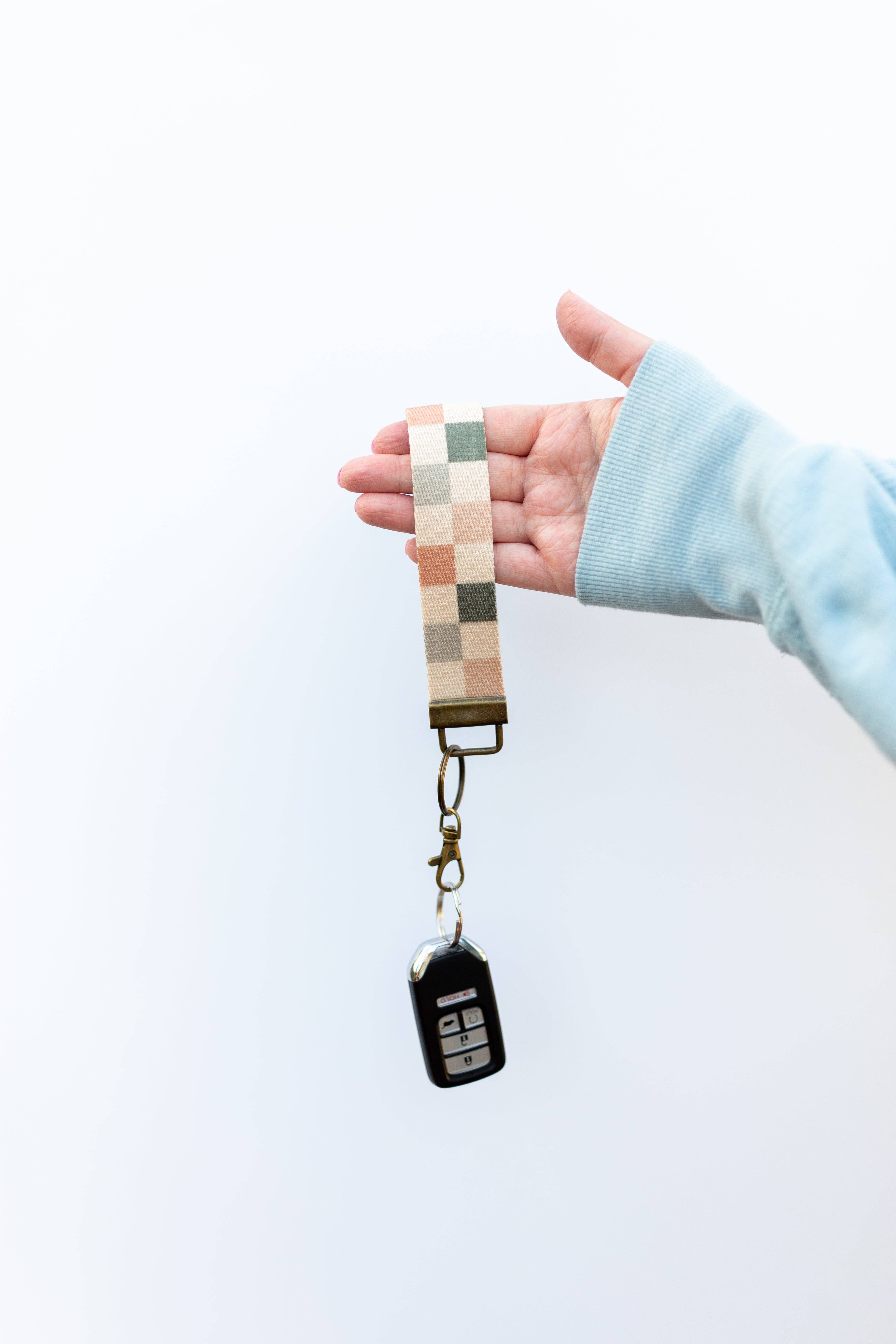 Frederick Family Co. - Wholesale Wallet - Women's - Keychain Wallet with Wrist Lanyard, Compact Card Holder 39