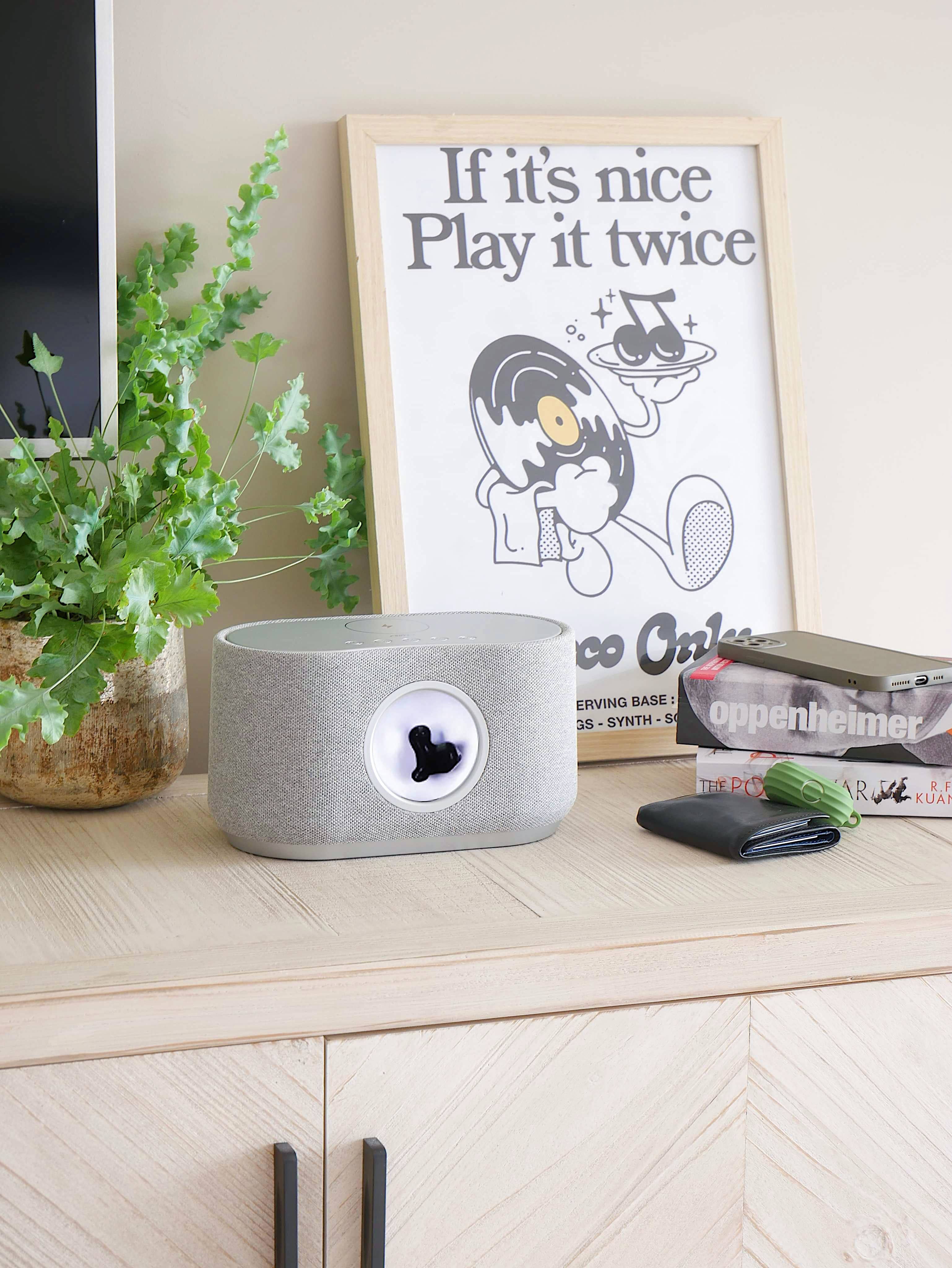 Steepletone UK Ltd - Vendita all'ingrosso Casse audio - MAGNA SOUND - Altoparlante Bluetooth unico e caricatore wireless