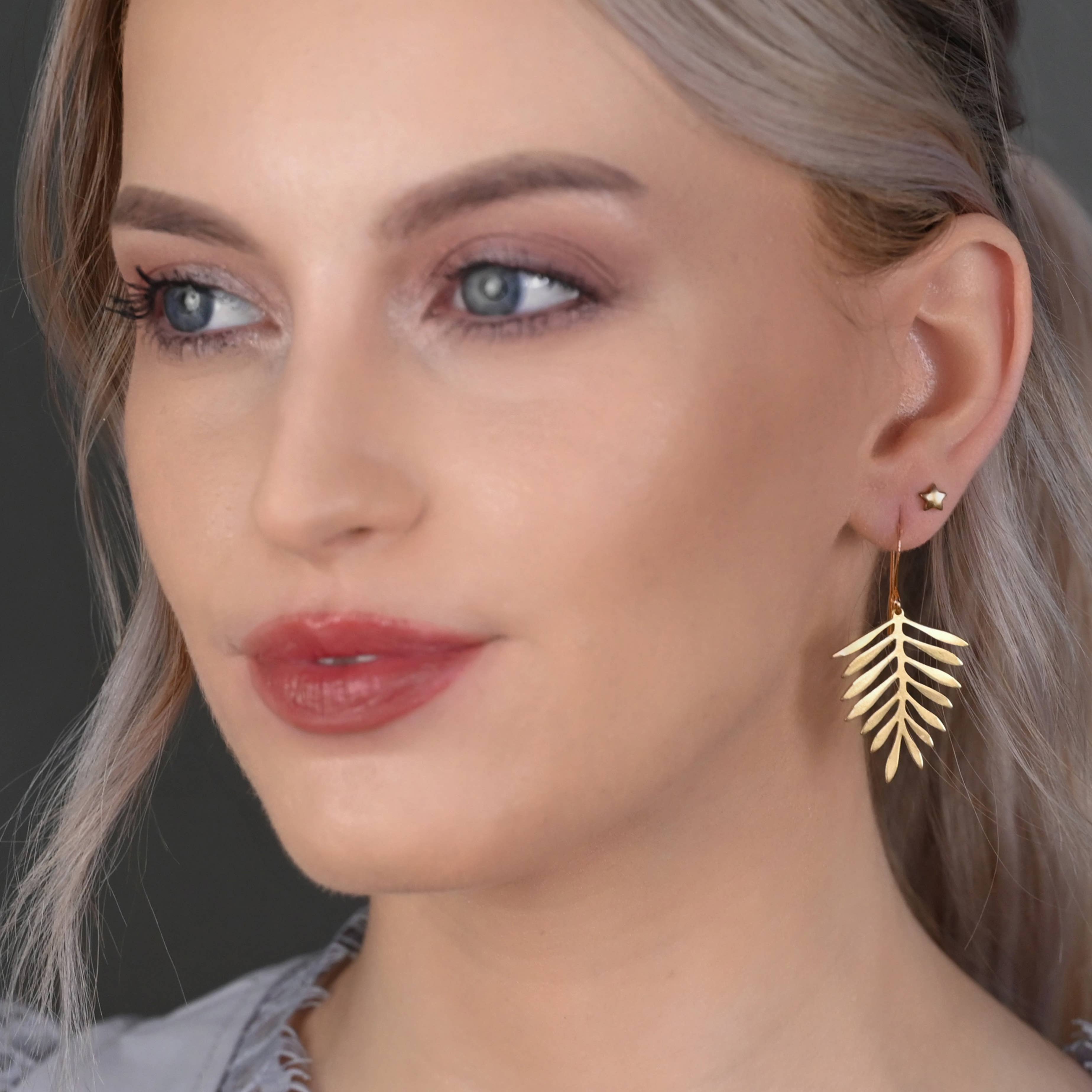 KBD Studio - Wholesale Dangle Earrings - Simple Brass Fern Leaf  Earrings1