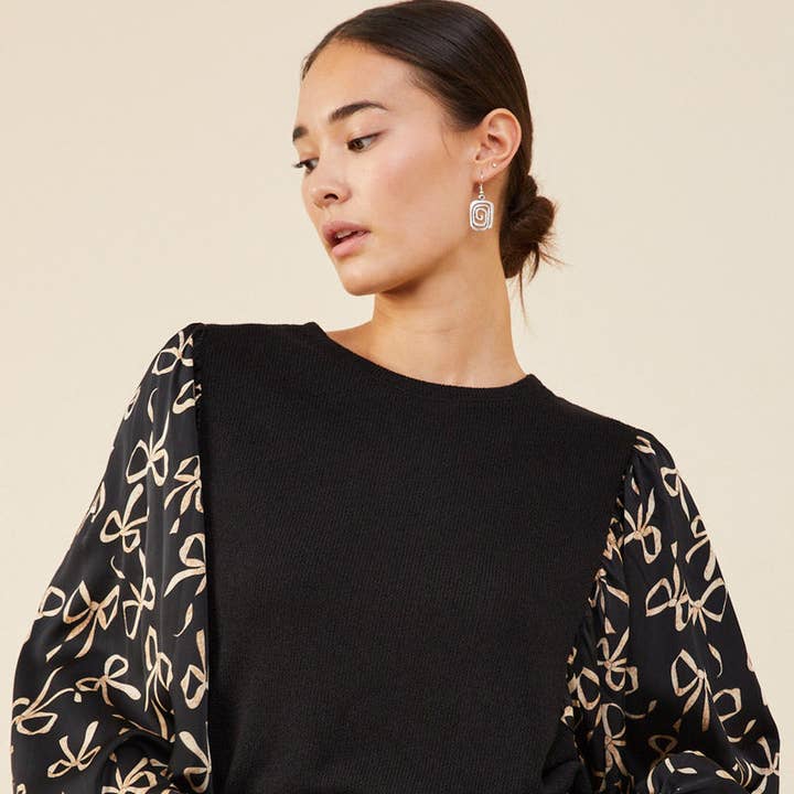Womens Bow Print Contrast Puff Sleeve Mix Media Top and other Purchase Wholesale camisa lisa masculina. Free Returns & Net 60 Terms on Faire trending on Faire.