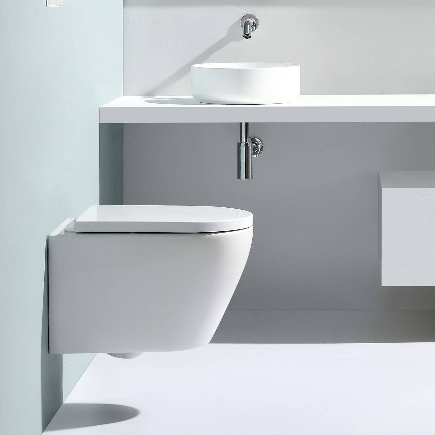 Stilform Handels GmbH – Engroshandel Tilbehørssæt til badeværelset – Whirlflush væghængt toilet Soho 3.0 uden kant med tornado skyl i hvid højglans inkl. toiletsæde2