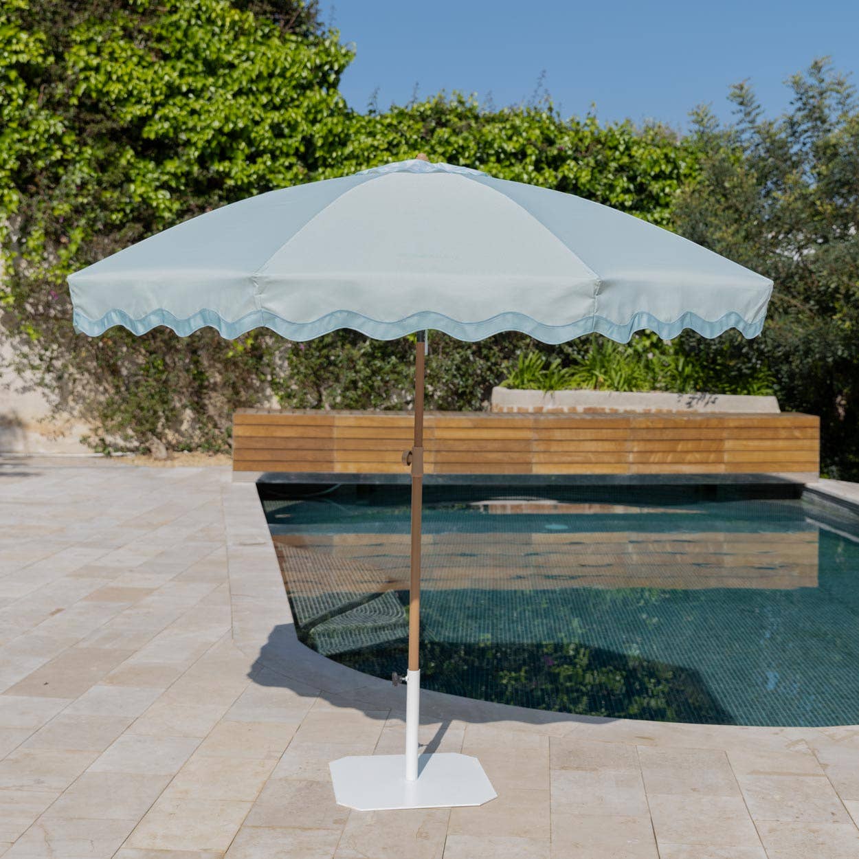 Flamingueo - Wholesale Beach Umbrella - Aquamarine wavy umbrella10