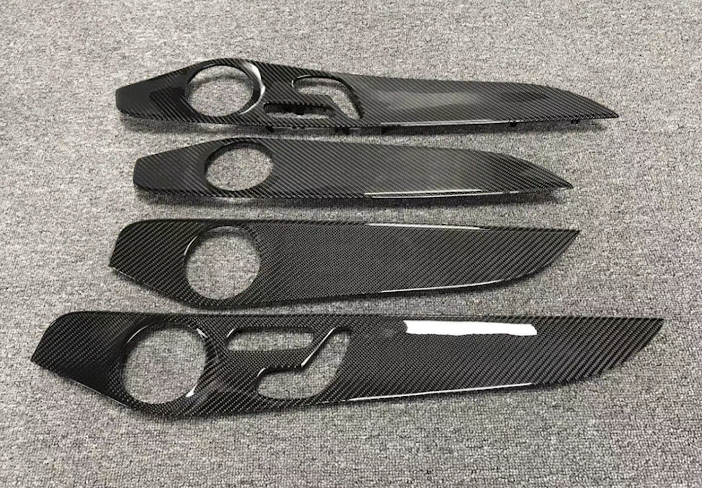 Carbon Deluxe - Wholesale Car Decorative Charm - Unisex - CD carbon interior trim strips for Mercedes C class W2052