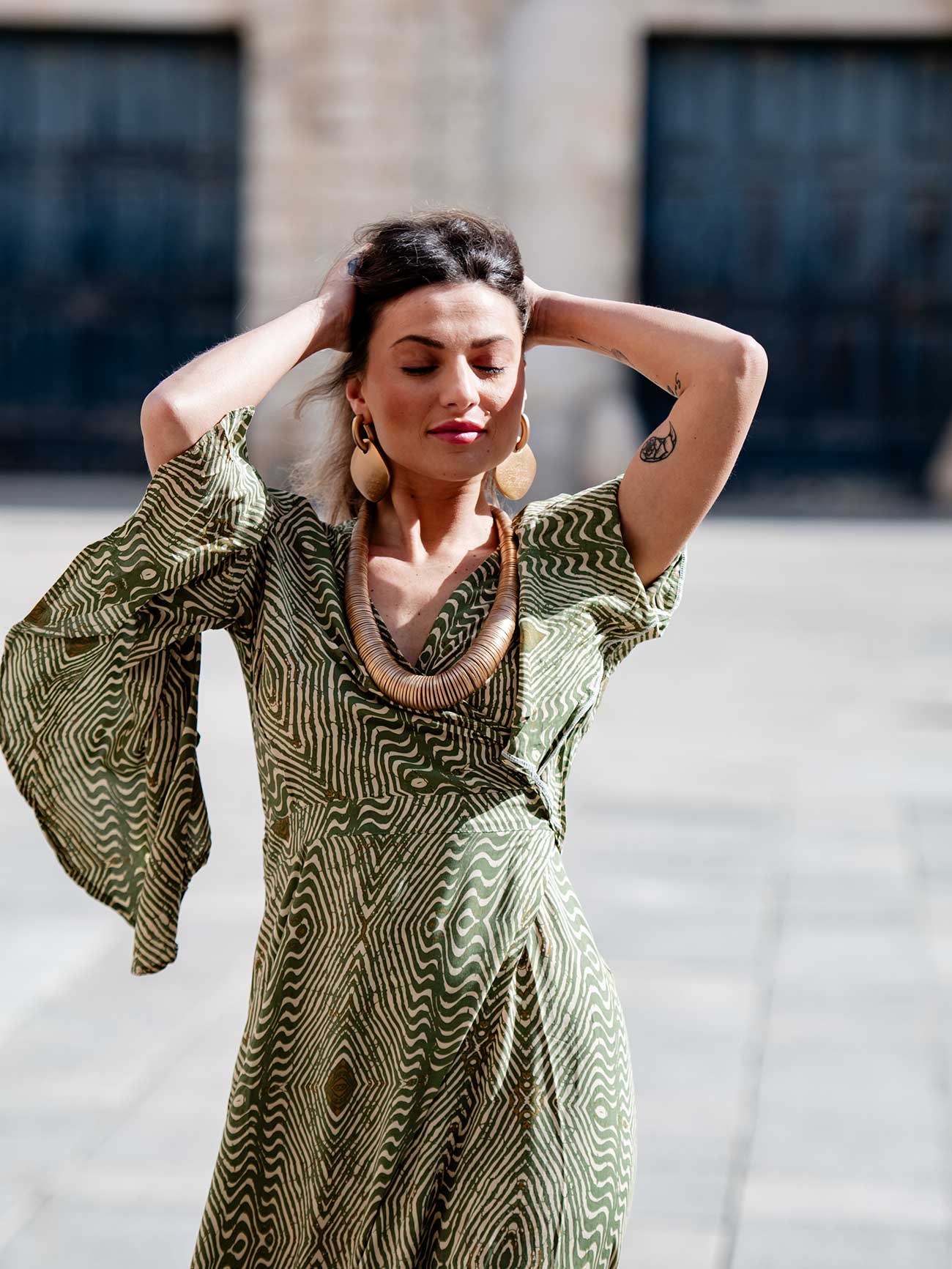 Bijondo – Engroshandel Perlehalskæde – Håndlavet lang halskæde i træ Taj Mahal Metallic1