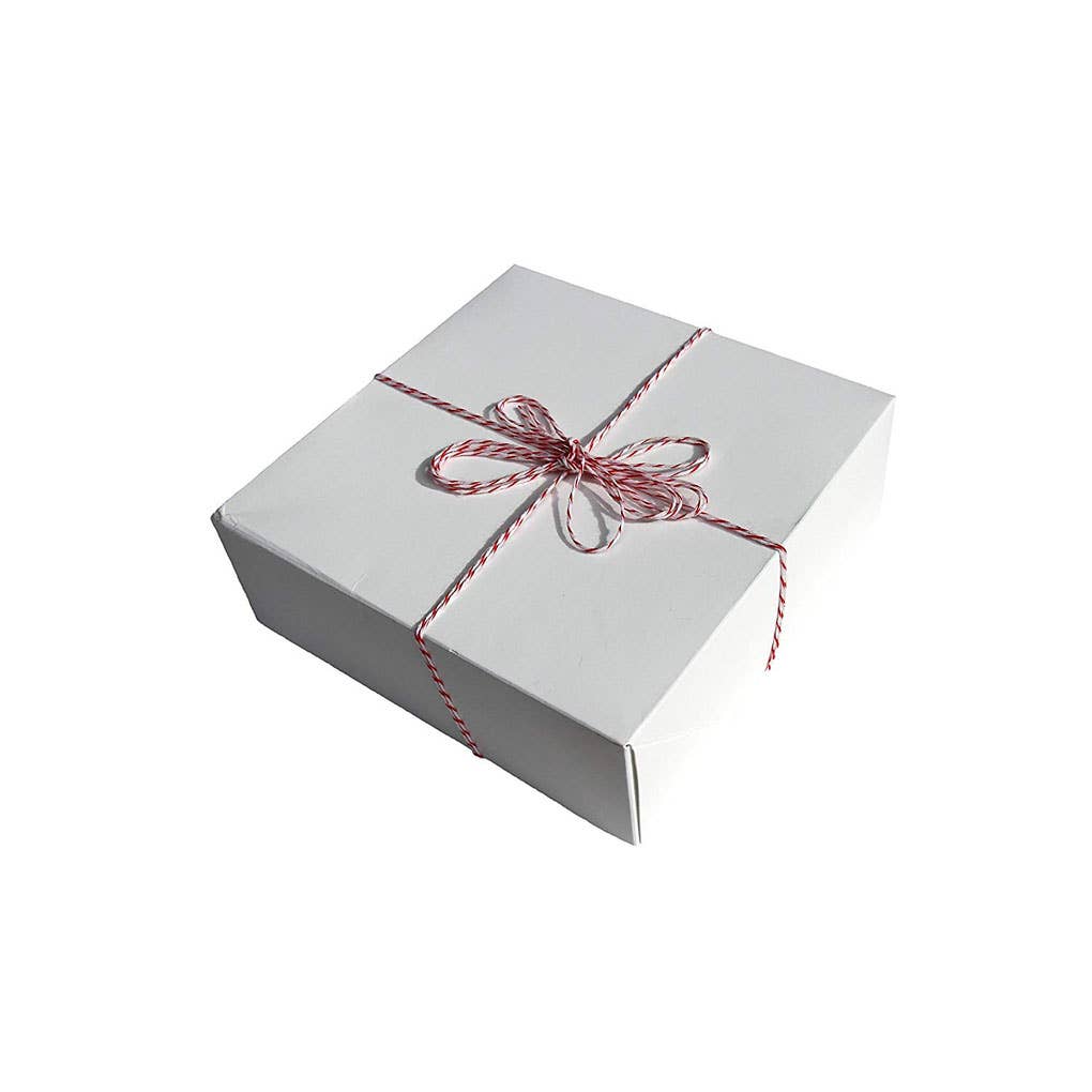 Ventures Int'l Products Inc. - Wholesale Twine - REGENCY WRAPS® Baker's Twine 1/2 Lb. Cone - Red/White1