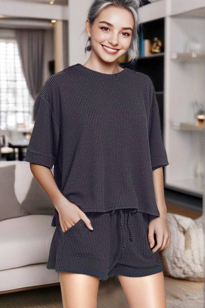 42POPS – Engroshandel Loungesæt - Dame – .Corded Rib T-shirt & Shorts 2-delt Sæt39