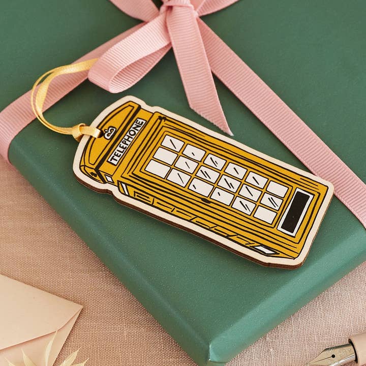 Decorazione in legno a forma di cabina telefonica per la vendita all'ingrosso da parte di Victoria Eggs