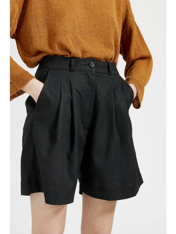 MASKA - Wholesale Shorts - Women's - Cali - Pleated Linen Shorts
