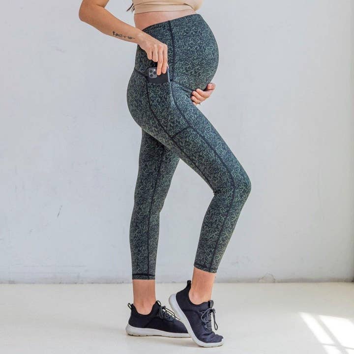 Capri de maternité Lux Mamacita - Noir/Evergreen Terrain pour la vente par Senita Athletics