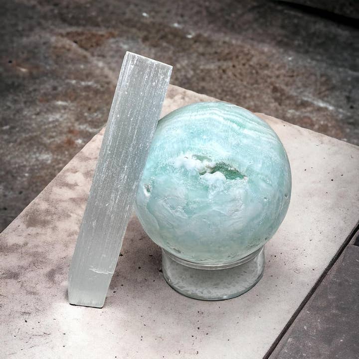 Doc Willard’s - Wholesale Spiritual Stone/Crystal - Caribbean Calcite aka Blue Aragonite Sphere Set 138g/45.6mm1