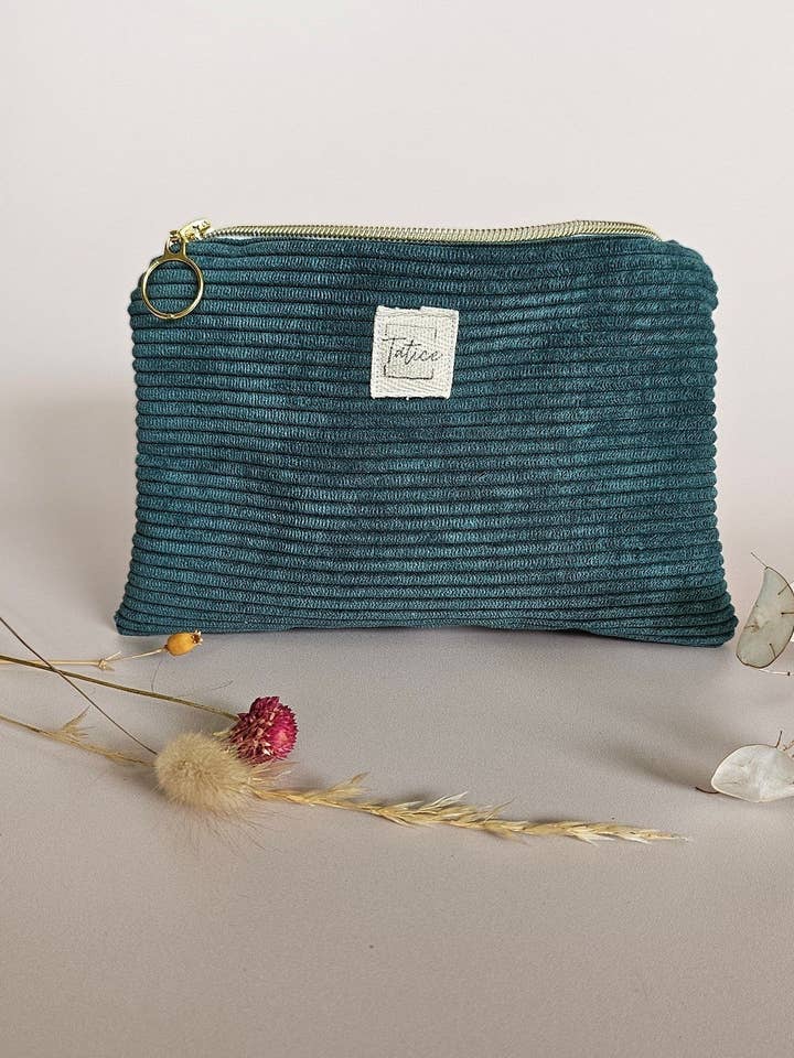 Necessaire de veludo cotelê verde floresta por atacado de Atelier Tatice