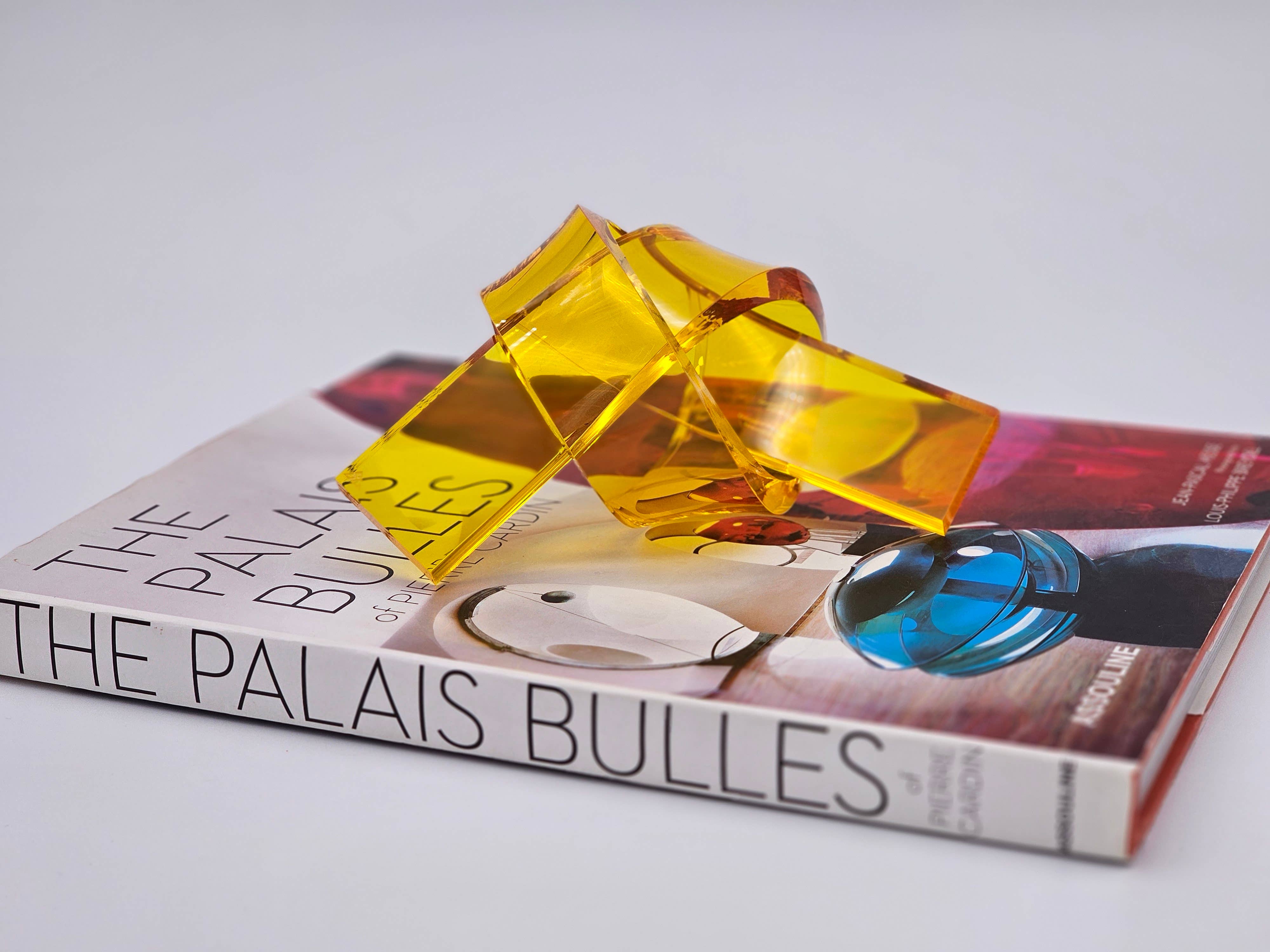 Somar Creations - Wholesale Decorative Tabletop Object - Acrylic Love Knot 10