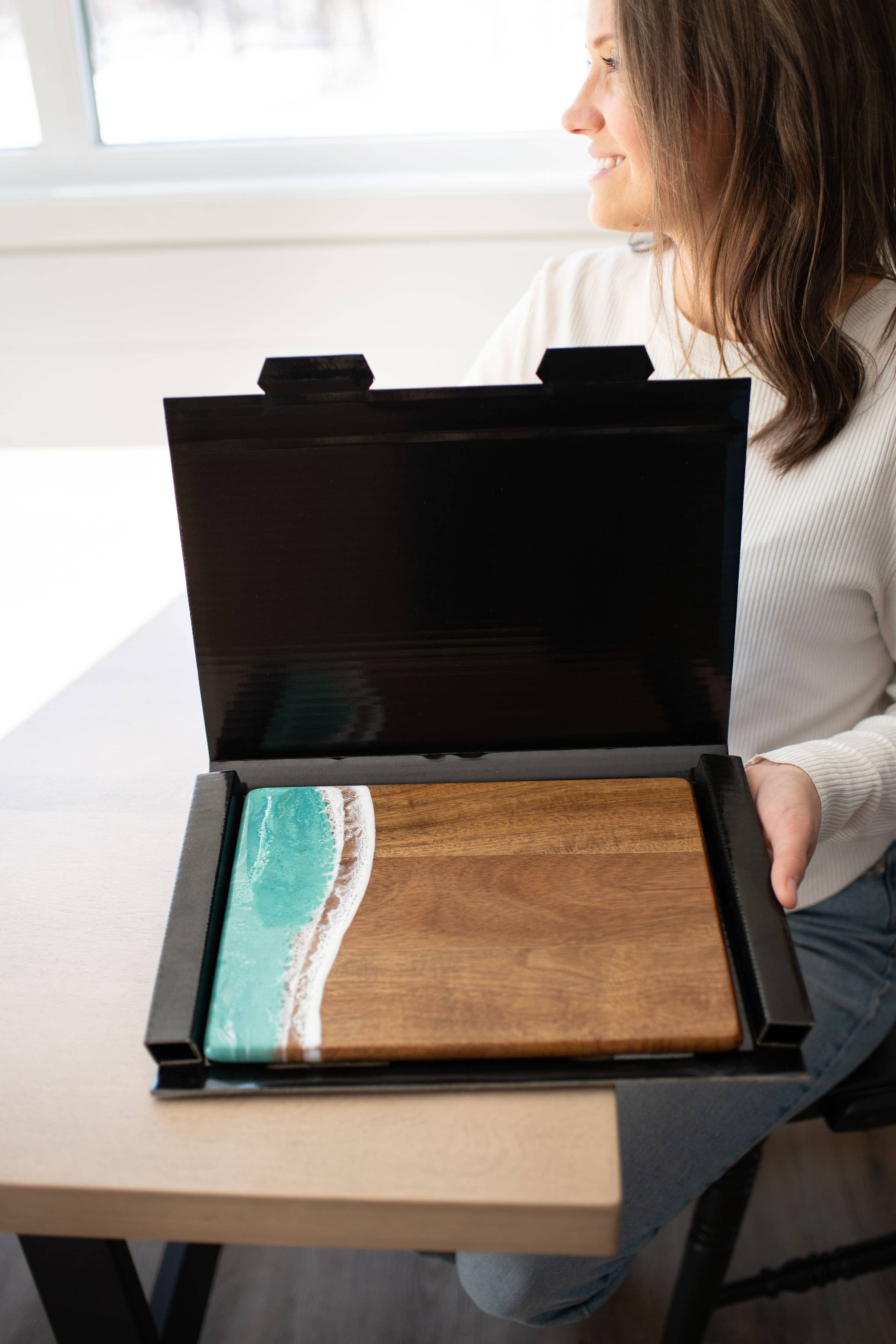 Lynn & Liana Designs - Vendita all'ingrosso Taglieri per formaggio - Tagliere per formaggi e salumi in legno di acacia con resina - No dazi!11