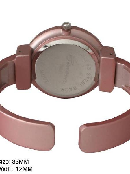 6 orologi a bracciale Geneva per la vendita all'ingrosso da parte di Time World USA