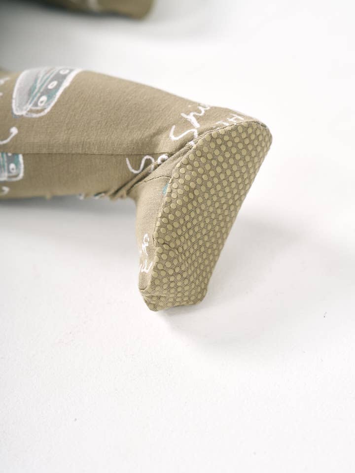 Holy Pals - Vendita all'ingrosso Pigiamino - Neonati - Tutina con piedini in bambù verde "Armatura di Dio"1